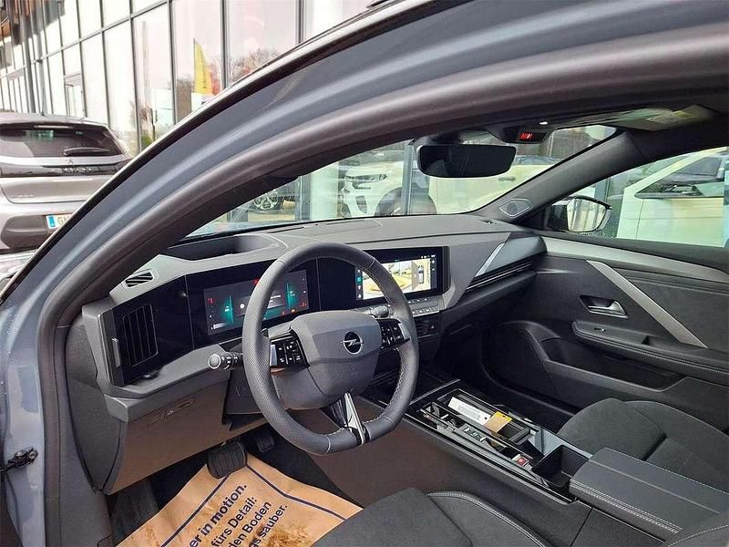 Neu Opel Astra 131 PS (96 kW) 2025 Schwarz Kombi