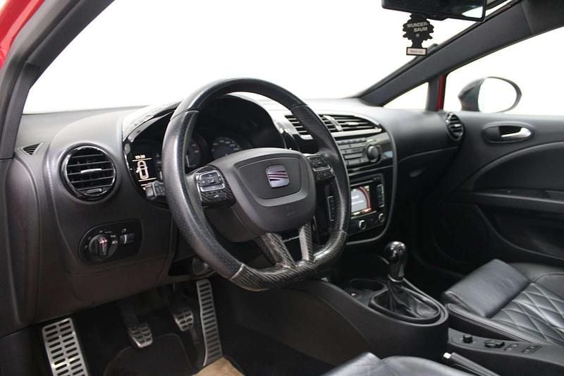 Gebraucht Seat Leon CUPRA 265 PS (194 kW) 2012 Rot Limousine