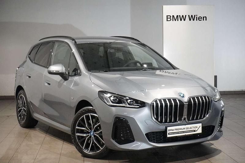 Grau Gebraucht 2025 BMW 230 Efficient Dynamics Kombi | € 45.995 - Bild 1/4