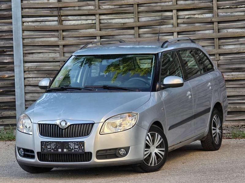 Grau Gebraucht 2008 Skoda Fabia Ambiente Kleinwagen | € 1.500 (Fairer Preis) - Bild 1/4