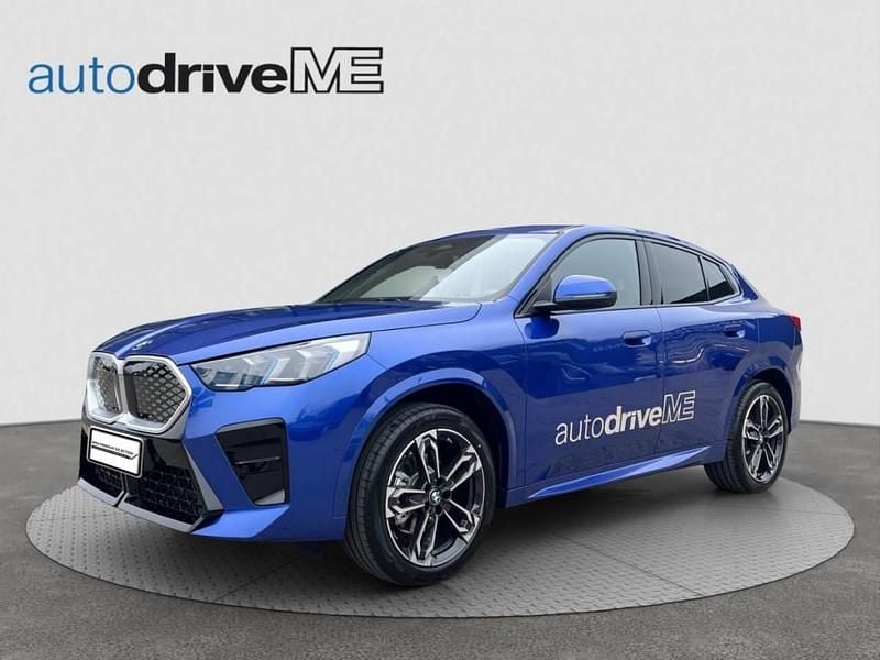 Blau Gebraucht 2025 BMW iX2 Luxury Line SUV | € 49.900 (Fairer Preis) - Bild 1/4