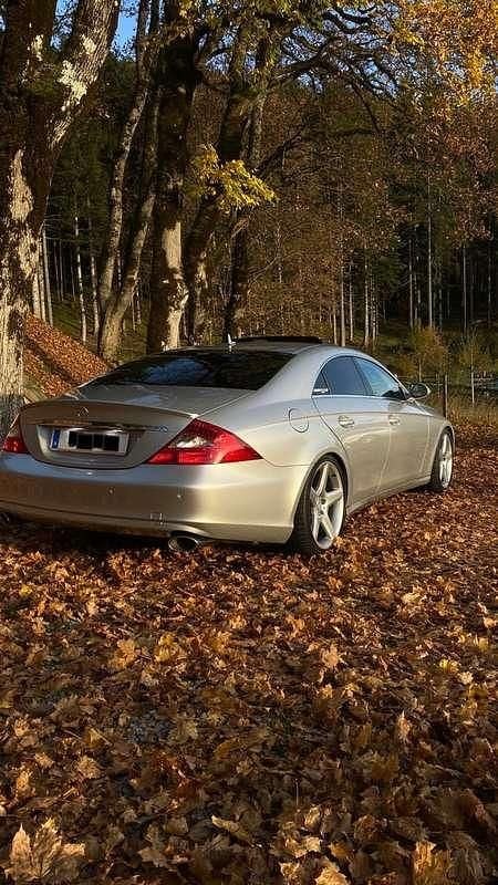Gebraucht Mercedes CLS320 224 PS (164 kW) 2006 Silber Coupé