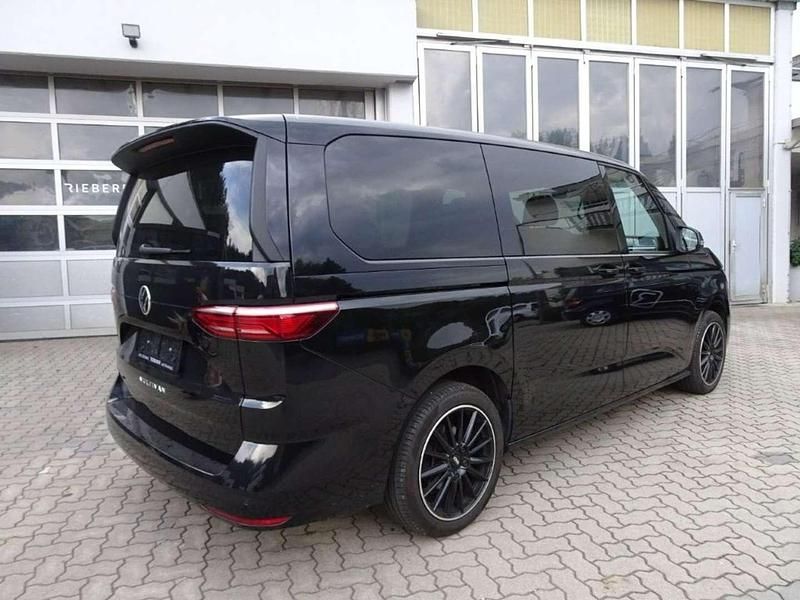 Gebraucht VW Multivan Life 150 PS (110 kW) 2023 Schwarz Van