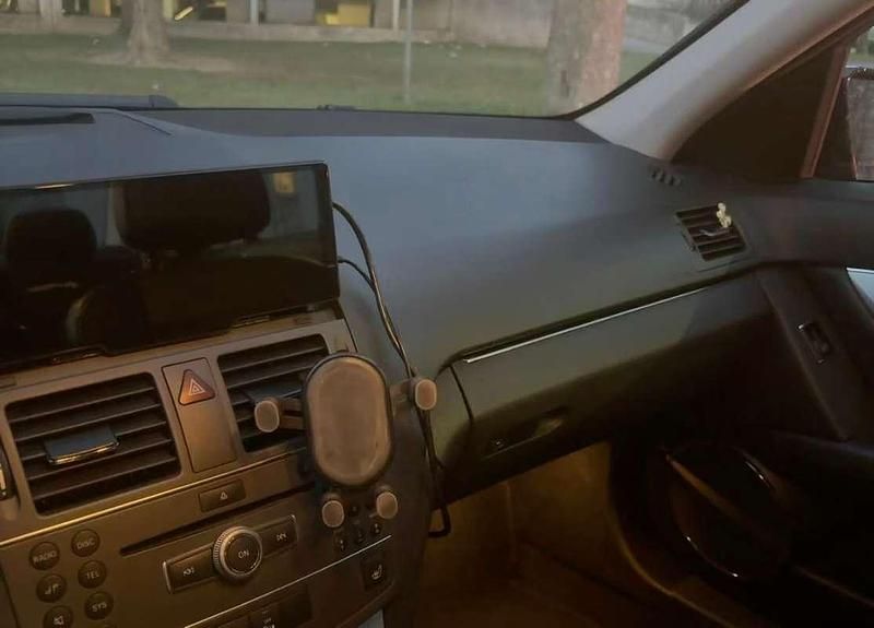 Gebraucht Mercedes C180 Elegance 120 PS (88 kW) 2011 Schwarz Limousine