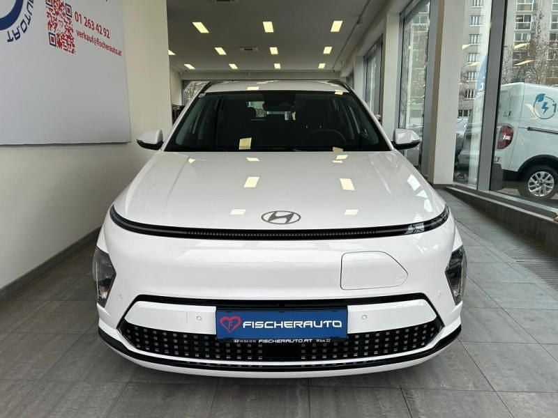 Gebraucht Hyundai Kona 114 kW (156 PS) 2023 Atlas white SUV