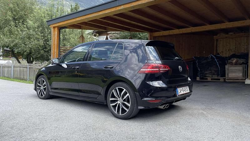 Gebraucht VW Golf VII Sportline 105 PS (77 kW) 2014 Schwarz Limousine