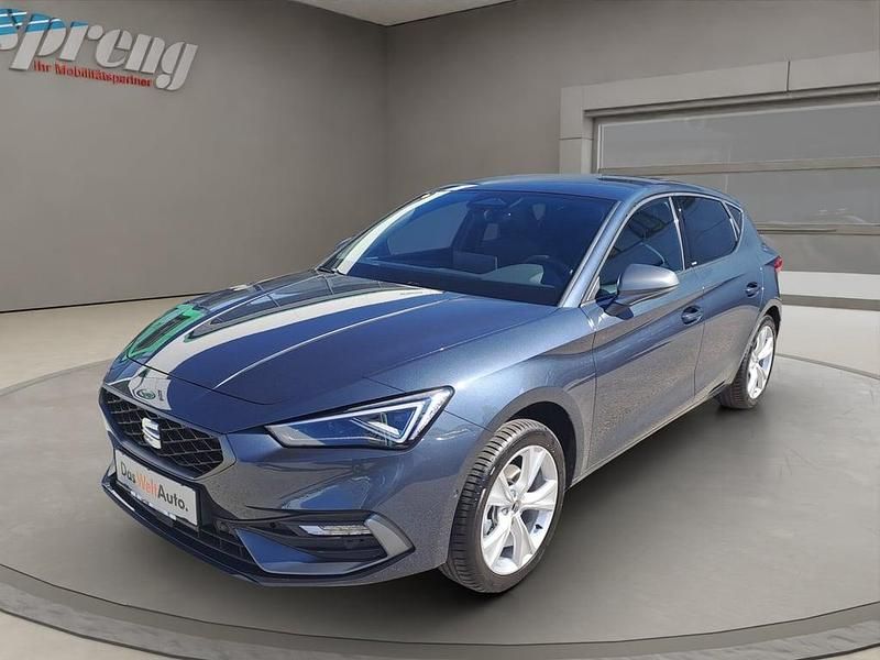 Dunkelgrau metallicperleffekt Gebraucht 2025 Seat Leon FR | € 26.499 (Fairer Preis) - Bild 1/4