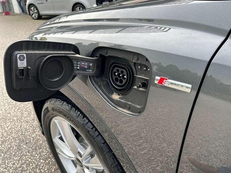 Gebraucht Audi e-tron S-Line 150 PS (110 kW) 2024 Grau SUV