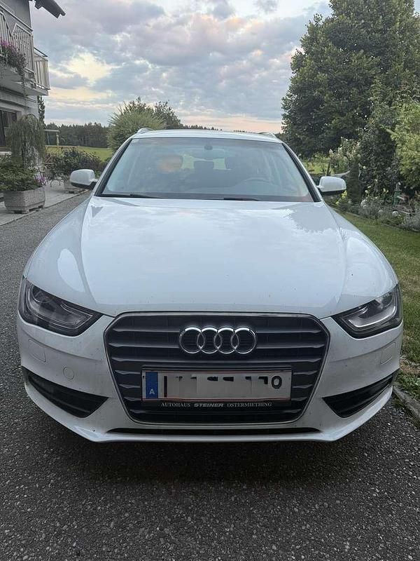 Weiß Gebraucht 2012 Audi A4 Attraction Kombi | € 9.999 (Fairer Preis) - Bild 1/4