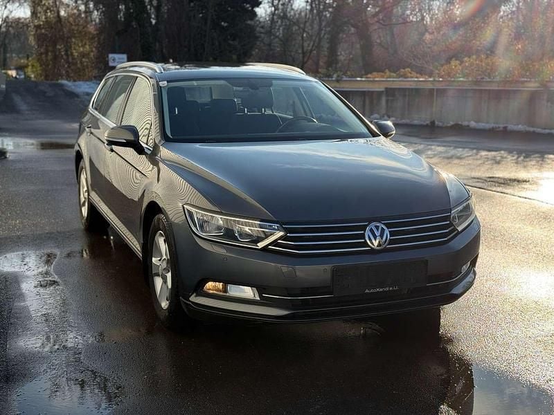 Grau Gebraucht 2016 VW Passat Comfortline Kombi | € 15.500 (Superpreis) - Bild 1/4
