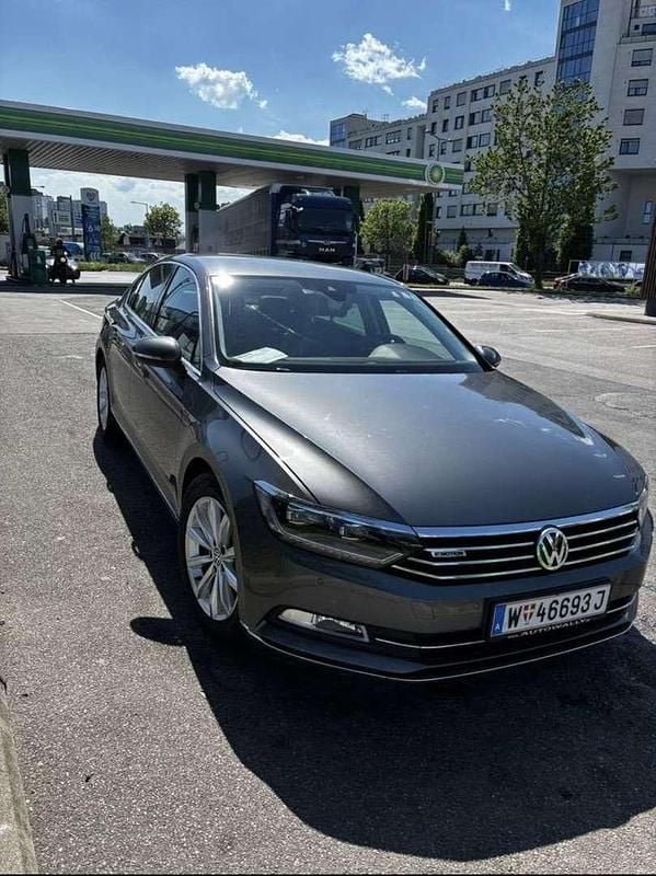 Gebraucht VW Passat Highline 190 PS (139 kW) 2015 Limousine