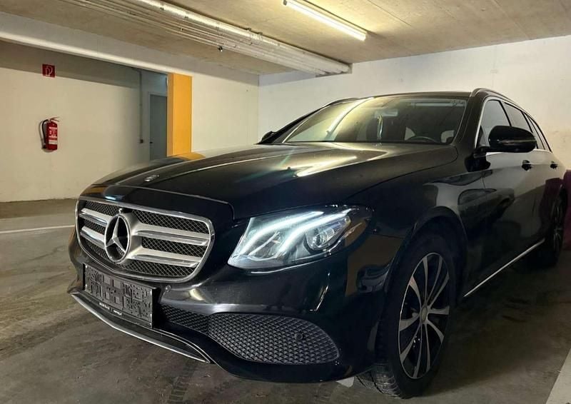 Gebraucht 2017 Mercedes E220 Avantgarde Kombi | € 24.900 (Fairer Preis) - Bild 1/4