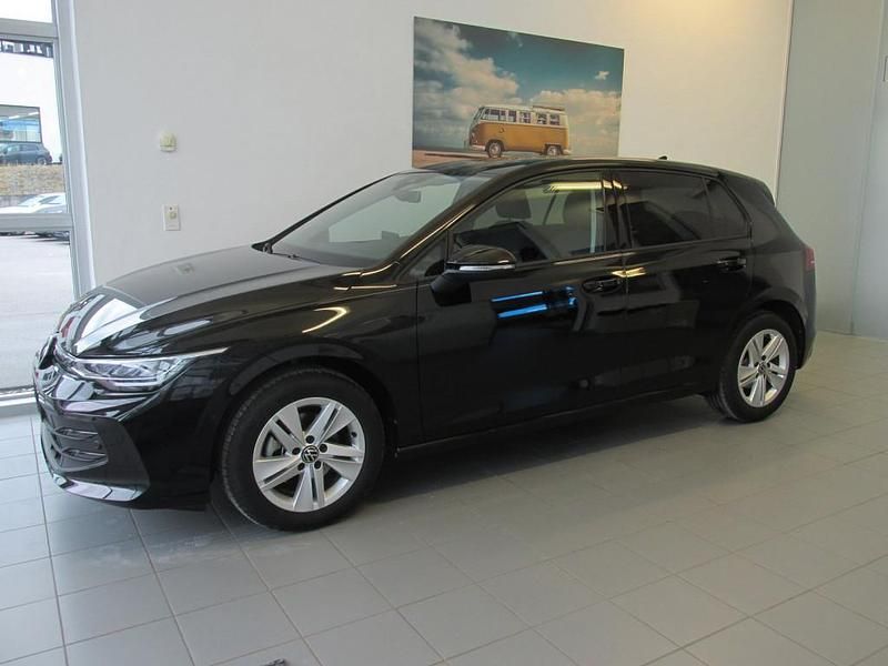 Gebraucht VW Golf VIII Life 116 PS (85 kW) 2025 Schwarz Limousine