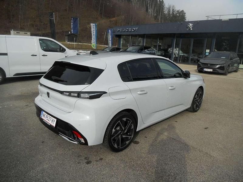 Neu Peugeot 308 Allure 145 PS (106 kW) 2025 Weiß Limousine