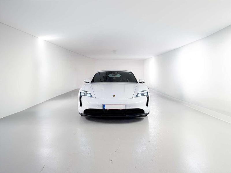 Weiß Gebraucht 2020 Porsche Taycan 4S Limousine | € 64.999 (Fairer Preis) - Bild 1/4