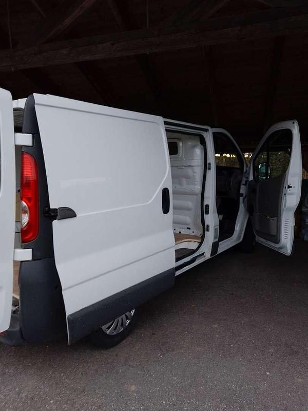 Gebraucht Opel Vivaro 114 PS (83 kW) 2013 Weiß Van / Kleinbus