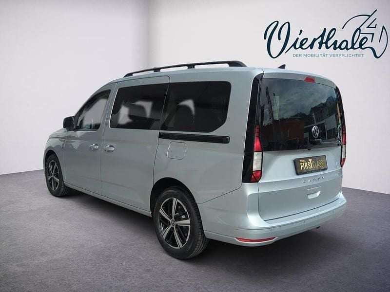 Gebraucht VW Caddy Maxi Life 102 PS (75 kW) 2024 Silber  metallic Van / Kleinbus