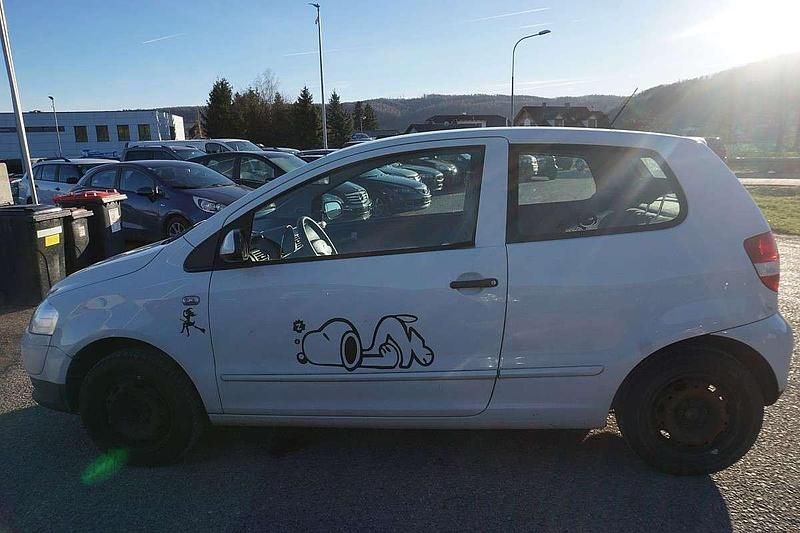 Gebraucht VW Fox 54 PS (39 kW) 2010 Weiß Kleinwagen