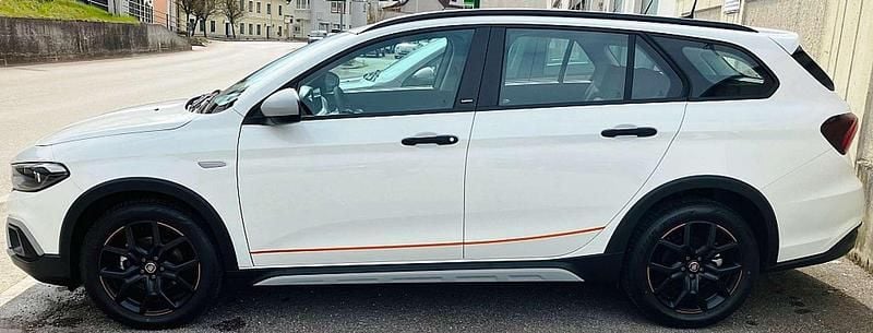 Gebraucht Fiat Tipo Cross 101 PS (74 kW) 2023 Weiß Kombi