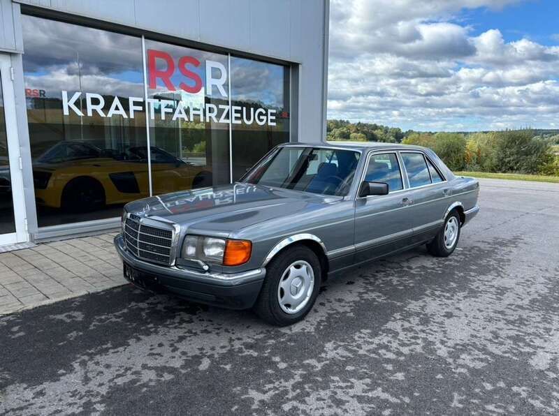 Grau Gebraucht 1988 Mercedes 300 SE Coupé | € 8.990 - Bild 1/3