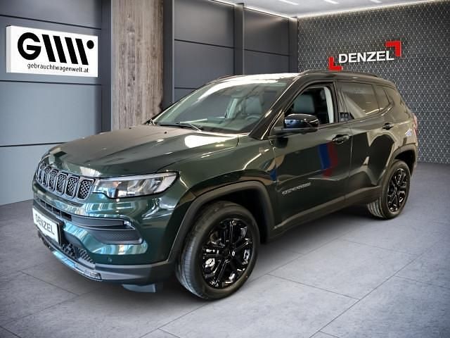 Techno green Gebraucht 2025 Jeep Compass SUV | € 38.900 - Bild 1/4