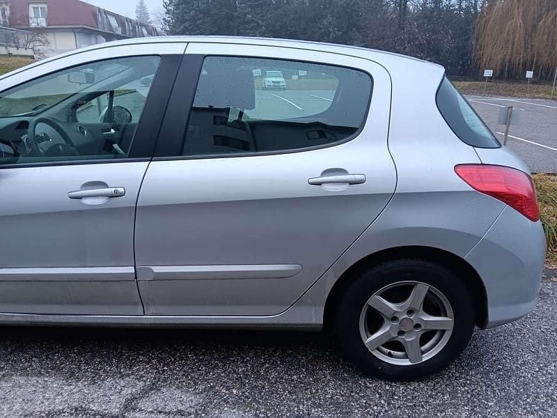 Gebraucht Peugeot 308 98 PS (72 kW) 2010 Limousine