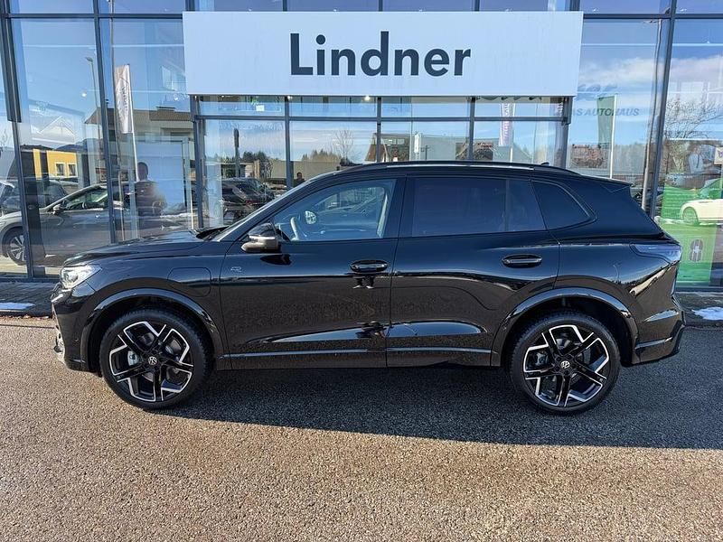 Neu VW Tiguan Sport 204 PS (150 kW) 2026 Schwarz  metallic SUV