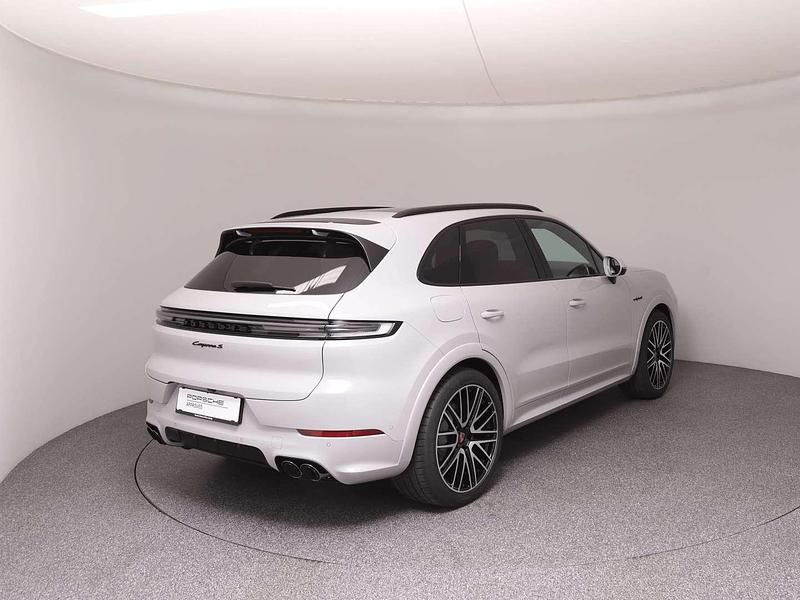 Gebraucht Porsche Cayenne S E-Hybrid 519 PS (381 kW) 2025 Grau SUV