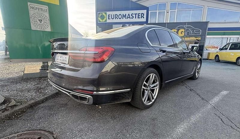 Gebraucht BMW 730 265 PS (194 kW) 2015 Limousine
