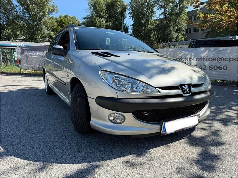 Beige Gebraucht 2006 Peugeot 206 Sport Kombi | € 1.890 - Bild 1/4