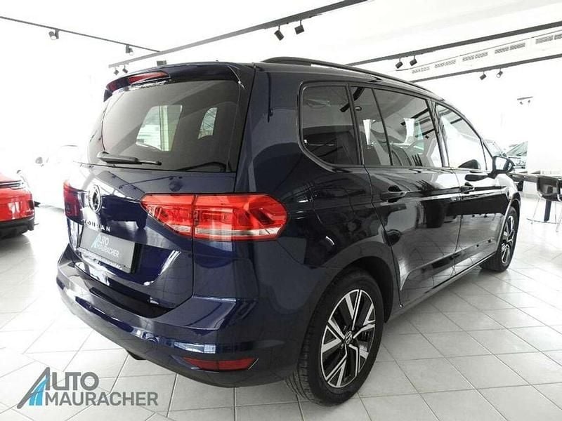 Gebraucht VW Touran Comfortline 150 PS (110 kW) 2024 Blau Van / Kleinbus