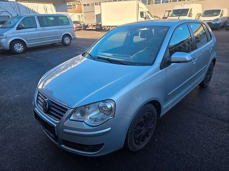 Silber Gebraucht 2006 VW Polo Comfortline Kleinwagen | € 2.999 (Fairer Preis) - Bild 1/4