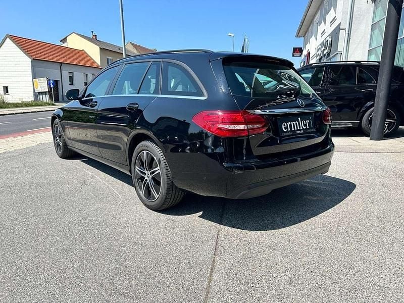 Gebraucht Mercedes C180 116 PS (85 kW) 2015 Schwarz Kombi