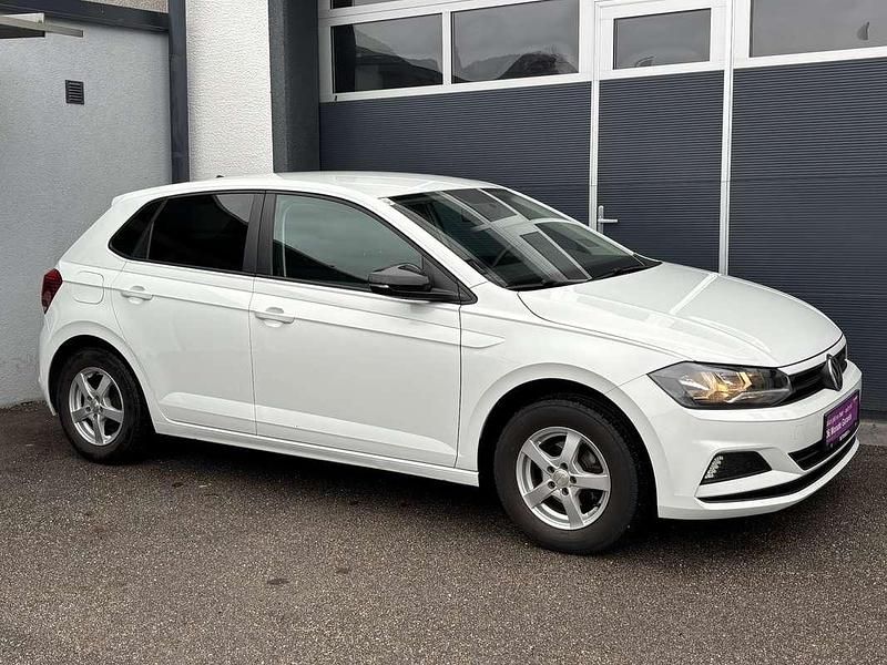 Gebraucht VW Polo Trendline 80 PS (58 kW) 2019 Weiß Kleinwagen