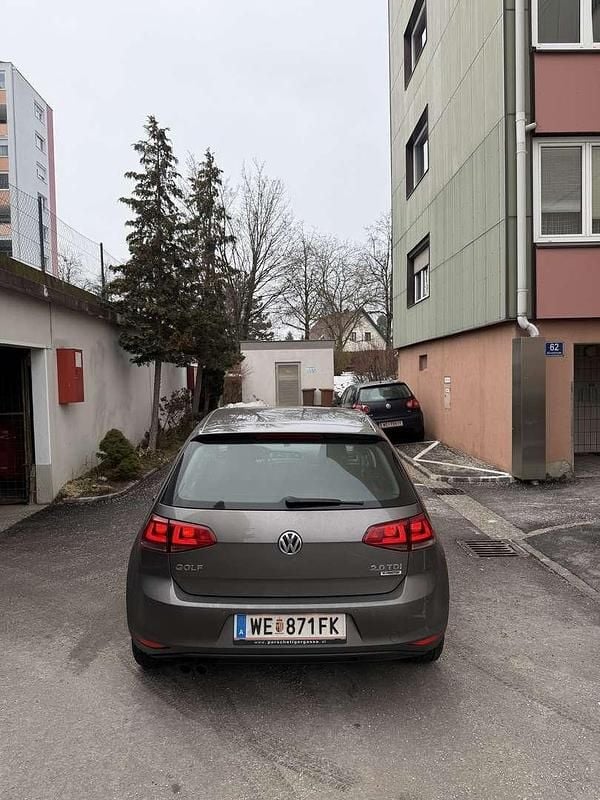 Gebraucht VW Golf VII LOUNGE 150 PS (110 kW) 2015 Limousine