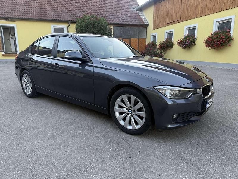 Gebraucht BMW 318 143 PS (105 kW) 2014