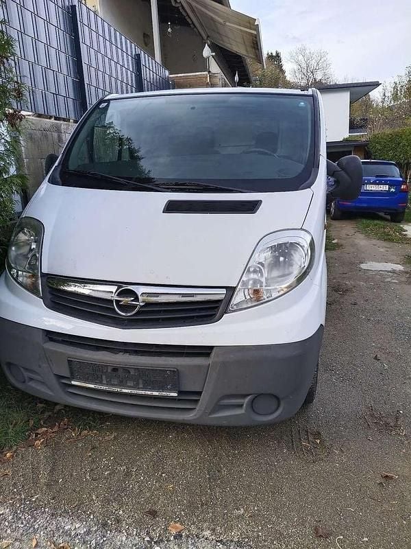 Weiß Gebraucht 2008 Opel Vivaro Van / Kleinbus | € 7.500 (Fairer Preis) - Bild 1/4