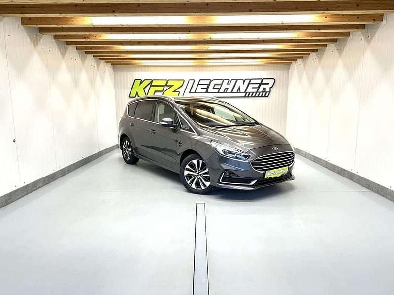 Gebraucht Ford S-MAX Titanium 190 PS (139 kW) 2020 Grau Van / Kleinbus