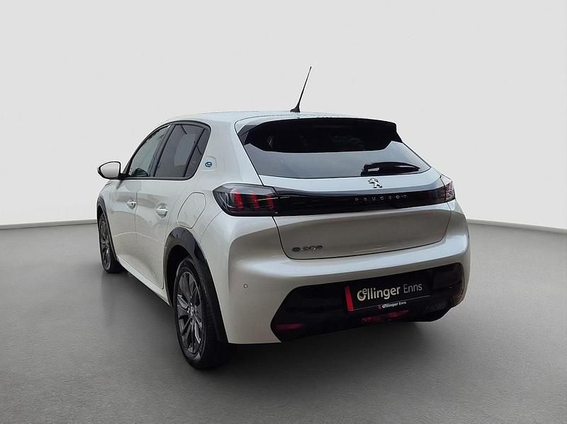 Gebraucht Peugeot e-208 Allure 100 kW (136 PS) 2021 Weiß Kleinwagen