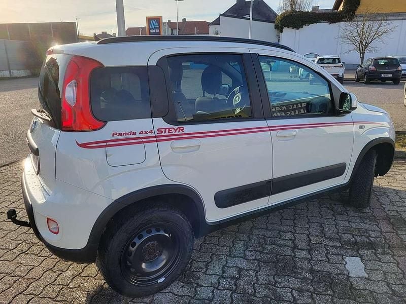 Gebraucht Fiat Panda 4x4 Easy 75 PS (55 kW) 2013 Weiß Kleinwagen