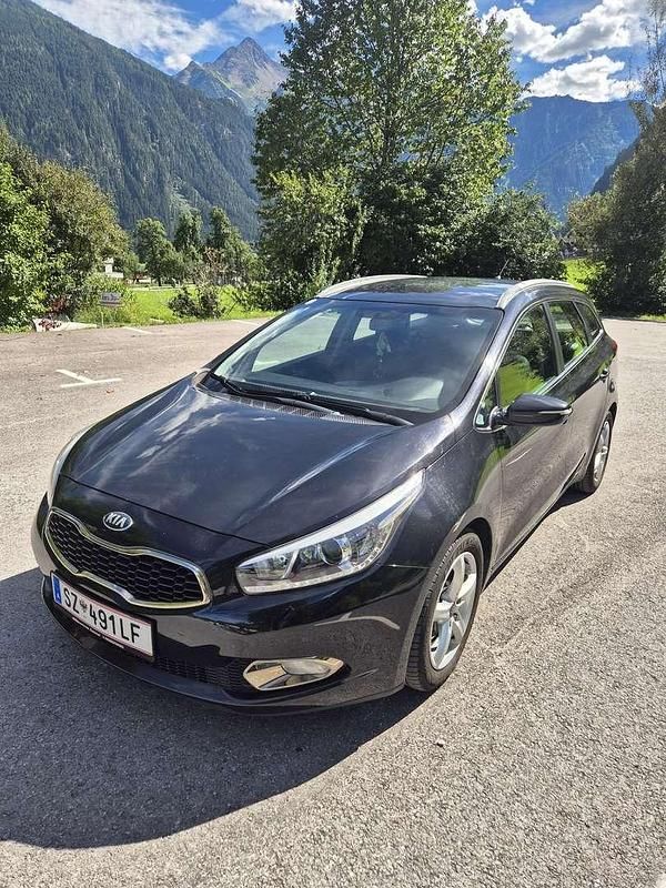 Gebraucht Kia Ceed Sportswagon Motion 110 PS (80 kW) 2013 Kombi