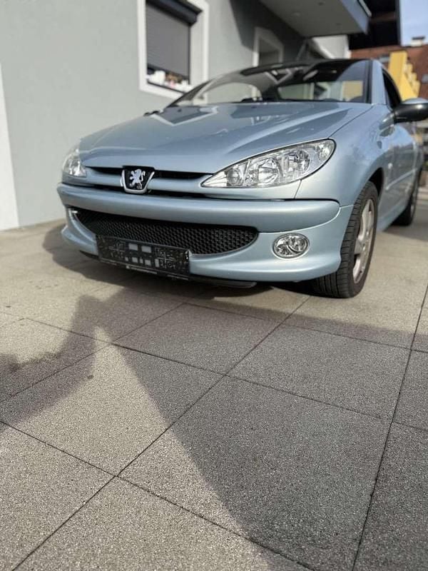 Blau Gebraucht 2005 Peugeot 206 Cabrio | € 3.190 - Bild 1/4