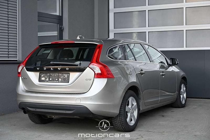 Gebraucht Volvo V60 Momentum 163 PS (119 kW) 2010 Silber Kombi