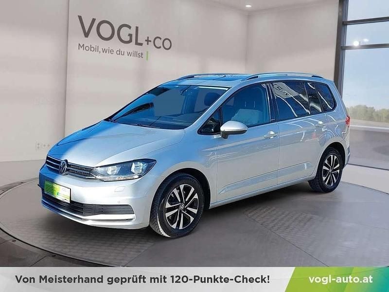Silber Gebraucht 2020 VW Touran Comfortline Van / Kleinbus | € 25.830 (Teuer) - Bild 1/4