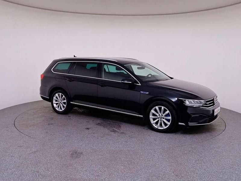 Gebraucht VW Passat GTE 156 PS (114 kW) 2022 Schwarz  metallicperleffektno Kombi