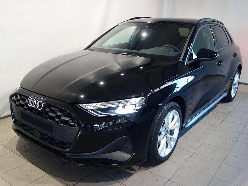 Gebraucht Audi A3 Advanced 116 PS (85 kW) 2025 Schwarz Kleinwagen