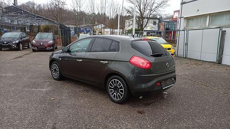 Gebraucht Fiat Bravo Pop 90 PS (66 kW) 2012 Silber Kleinwagen