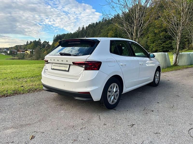 Gebraucht Skoda Fabia 65 PS (47 kW) 2022 Weiß Kleinwagen
