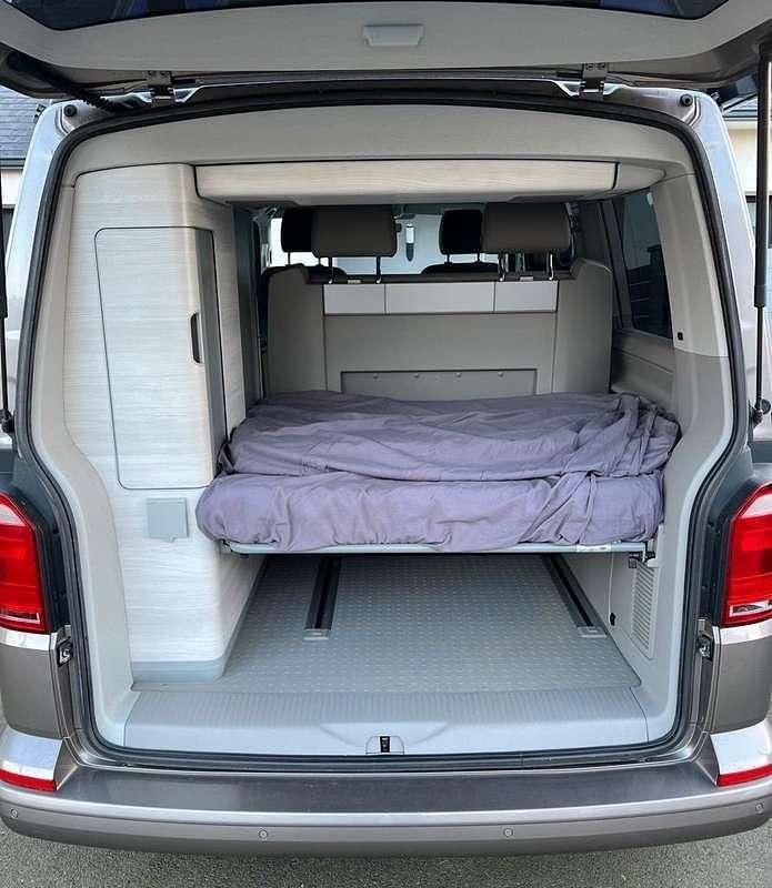 Gebraucht VW T6 150 PS (110 kW) 2018 Grau Van