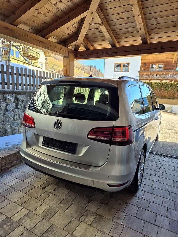 Gebraucht VW Sharan Comfortline 177 PS (130 kW) 2020 Silber Van / Kleinbus